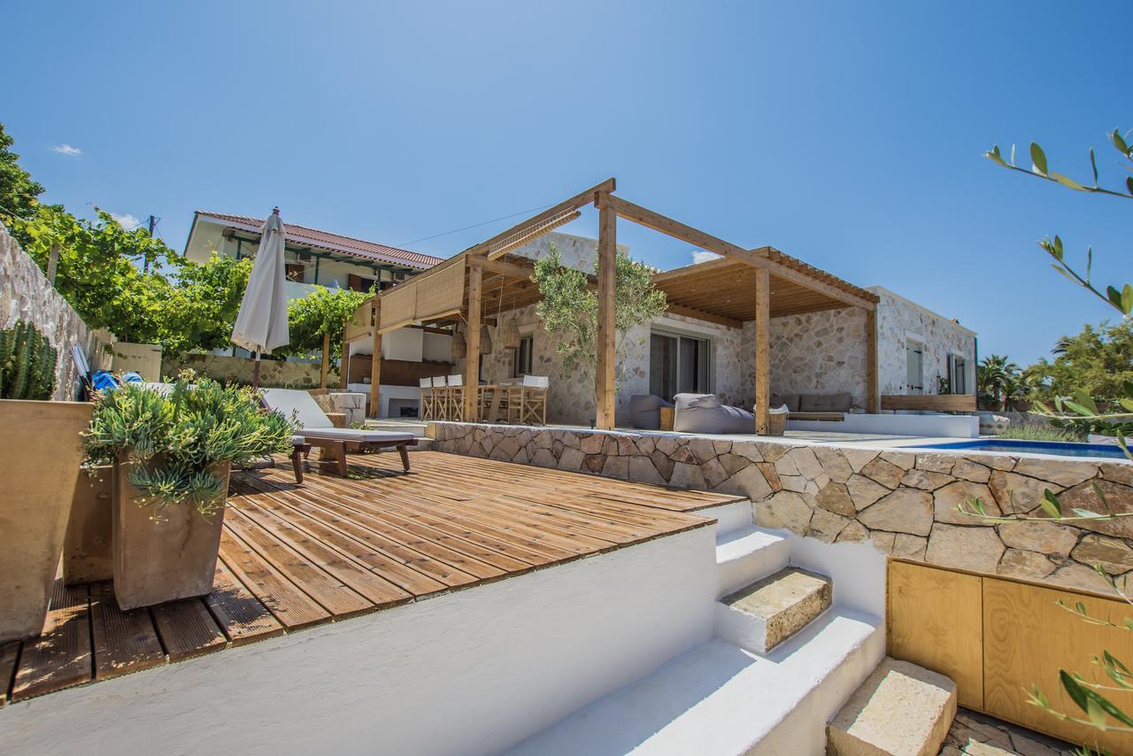 Niova Villa - Seafront, Private Pool And Ionian Sea Views, By Zantewize Alykes  Bagian luar foto